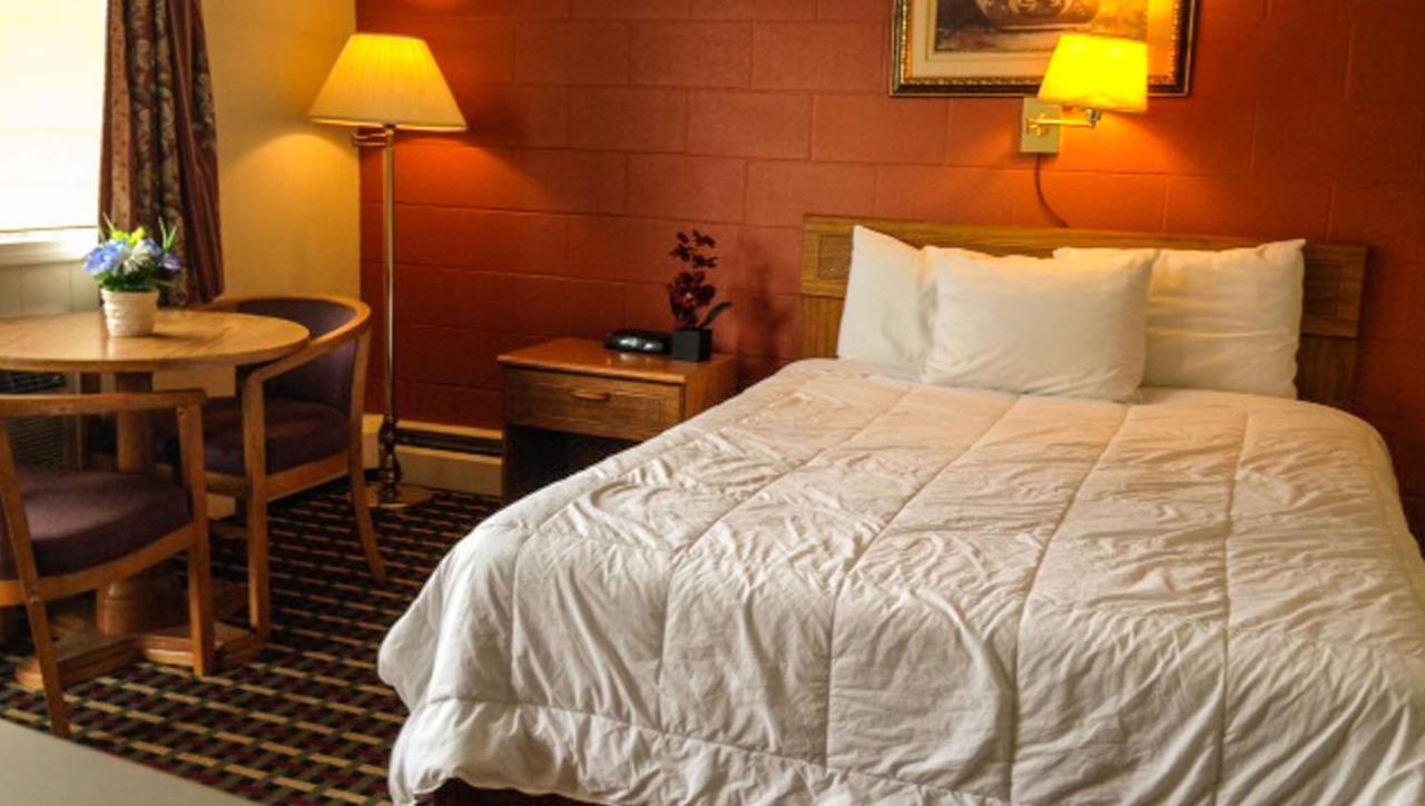 Rodeway Inn Манчестер Екстер'єр фото